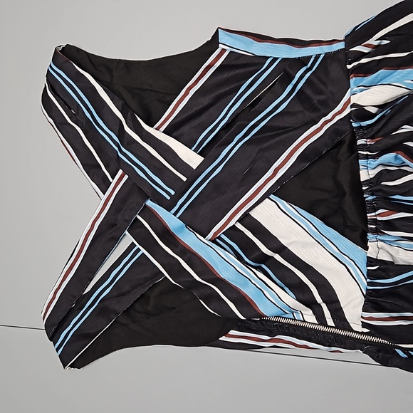 Cut Out Striped Midi Print A Line Dress - Picture 2 of 8